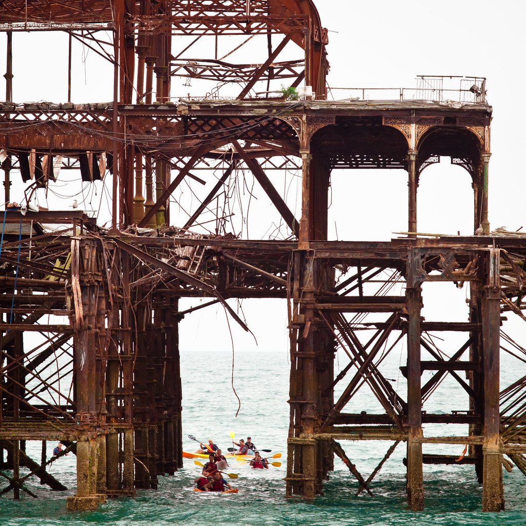 Brighton West Pier: Rusty paddles by Éole