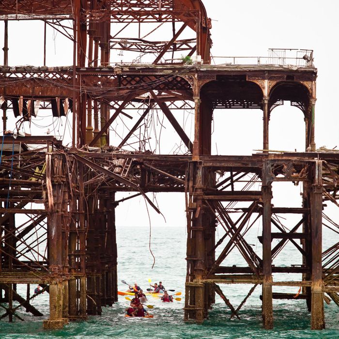 Brighton West Pier: Rusty paddles by Éole